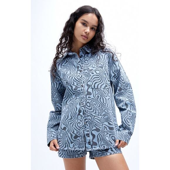 The Ragged Priest Tops - NWT Ragged Priest Ragged Jeans Zane Long Sleeve Shirt